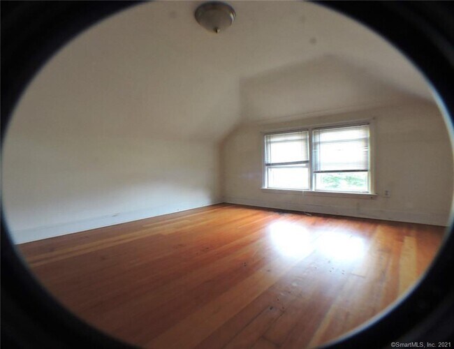 Building Photo - 123 Milford Ave