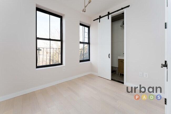 Building Photo - 83 Beadel St