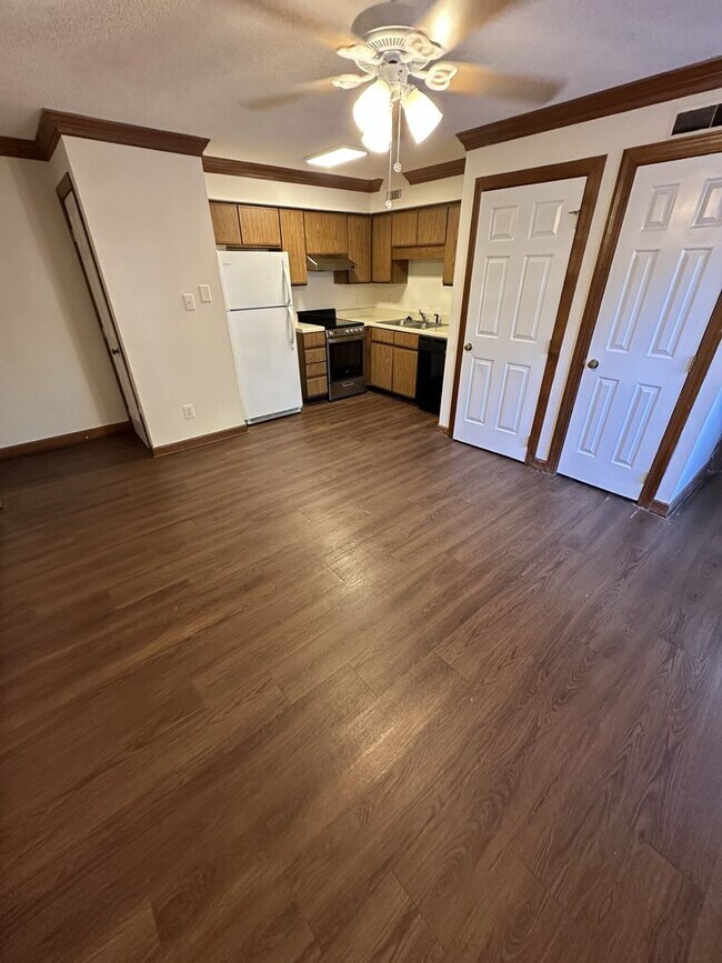 Foto del edificio - 1 Bedroom 1 Bathroom Condo!