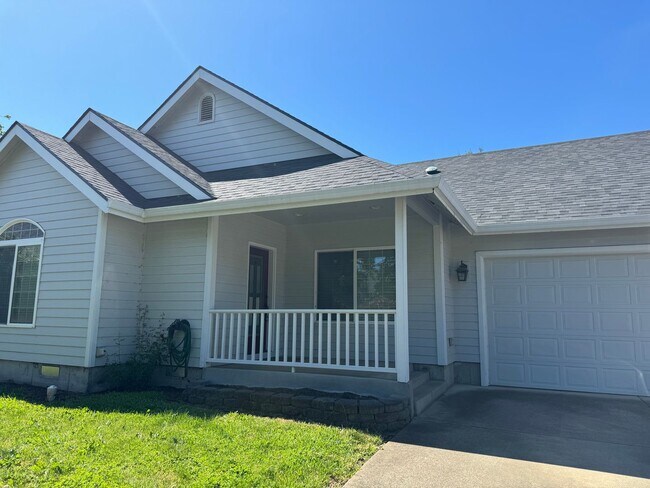 Building Photo - Beautiful 3 bedroom 2-bathroom house in a ...