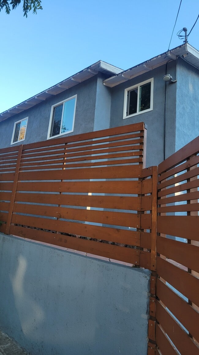 Building Photo - 1160 Sanborn Ave