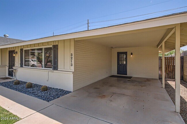 Building Photo - 3213 N 63rd Pl