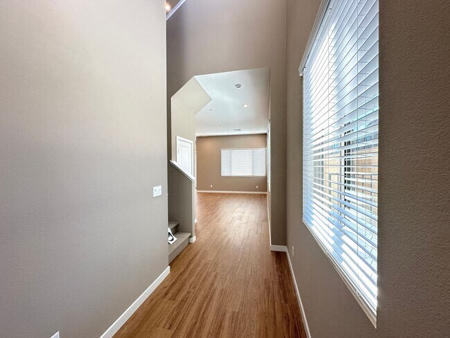 Building Photo - Inspirada Town Center