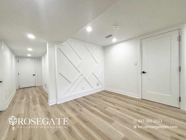 Photo du bâtiment - Spacious 3-Bedroom Basement Apartment with In-Unit Laundry – Hamilton