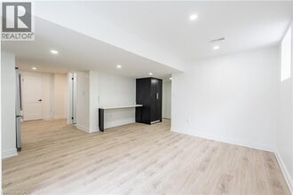 Building Photo - 45 Rainbow Dr