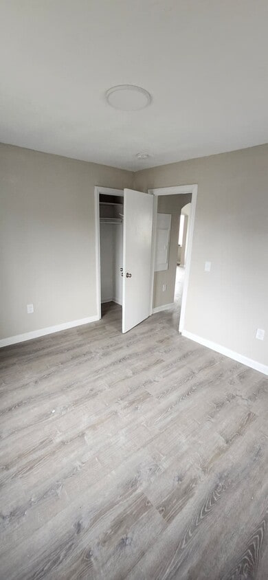 Photo - 2461 Noble Rd (Cleveland Heights, OH)