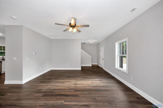 Foto del edificio - 1711 Golf Club Ln NW