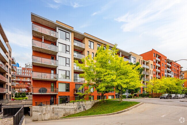 Building Photo - The Opal