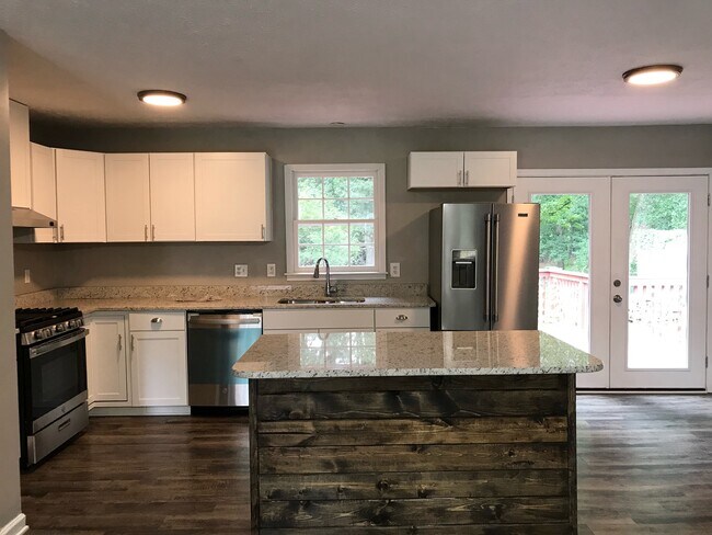 Foto del edificio - 4796 Cheri Lynn Rd NW