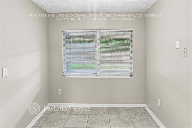 Building Photo - 12160 Croft Dr N