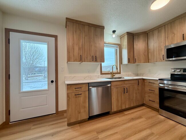 Foto del edificio - 1004 Castlewood Dr