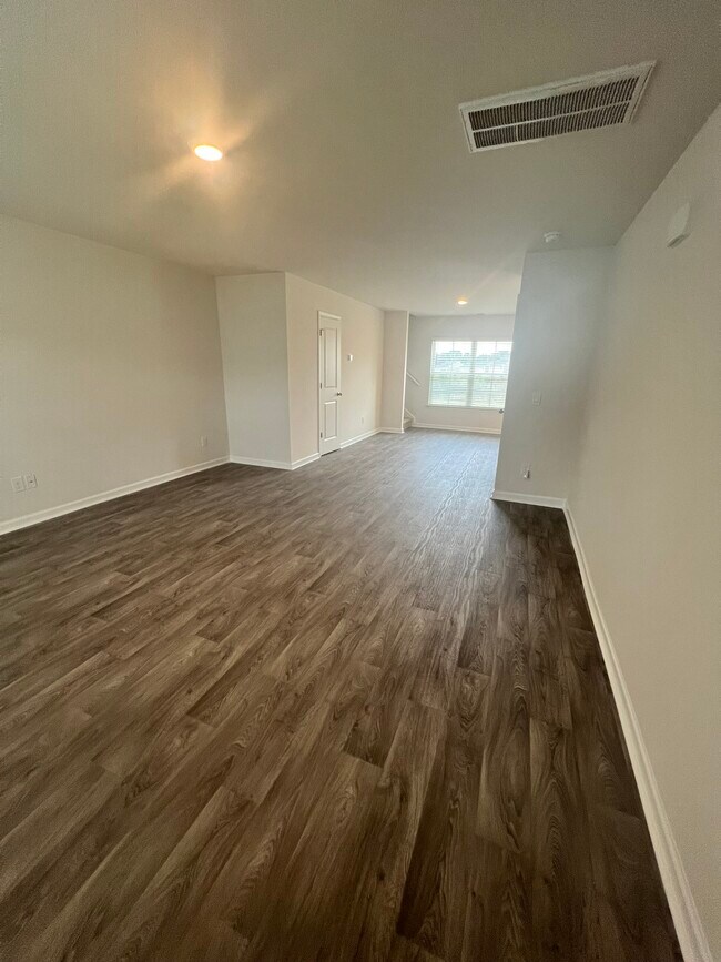 Building Photo - 591 Tochi Ct