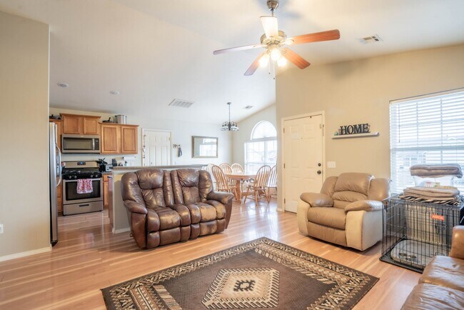 Foto del edificio - Coming Soon! 3/2 bed in Claremore!