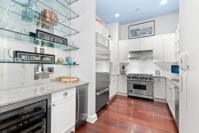 Foto del edificio - 2112 Broadway St