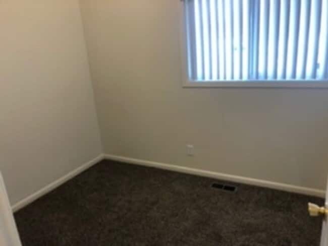 Building Photo - 3 bedroom 1 bath house