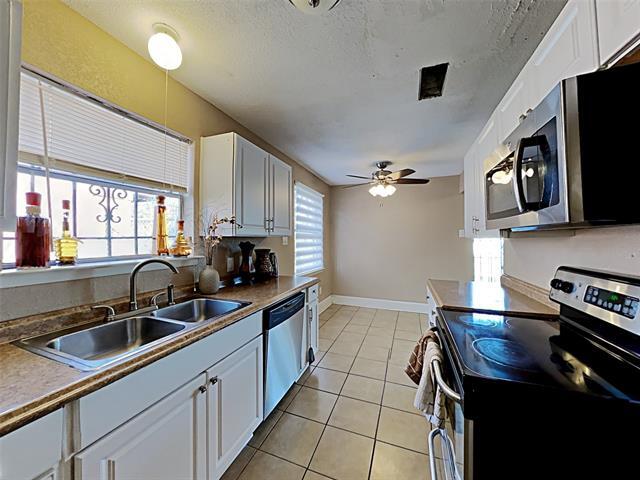 Building Photo - 7116 Nandina Dr