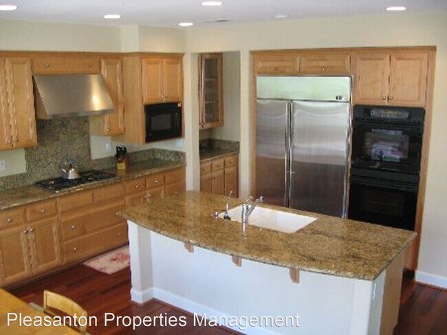 Building Photo - 4 br, 4 bath House - 1019 Deer Creek Ct.