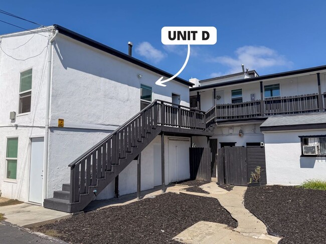 Building Photo - 2626 E Anaheim St