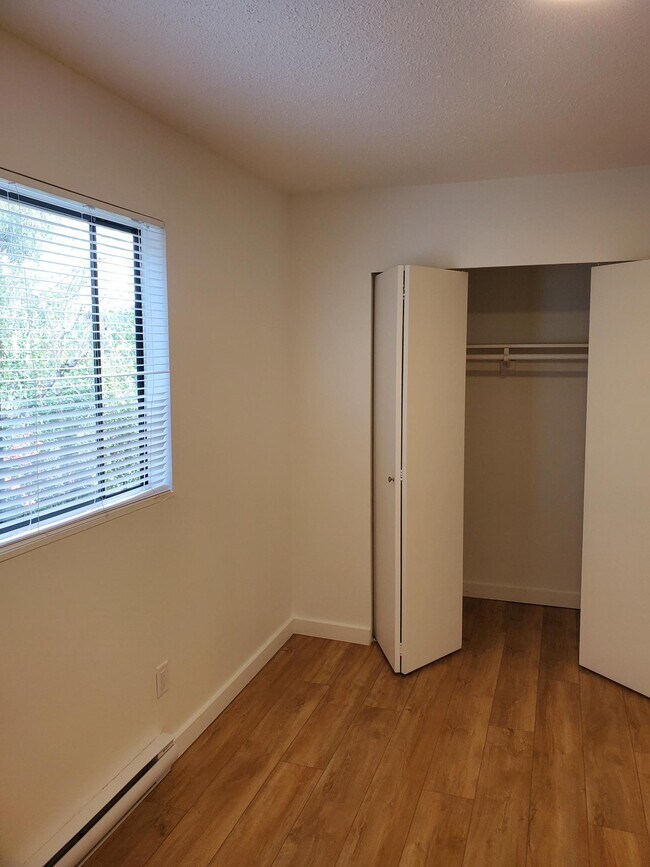 Photo du bâtiment - 430-430 Stewart Ave