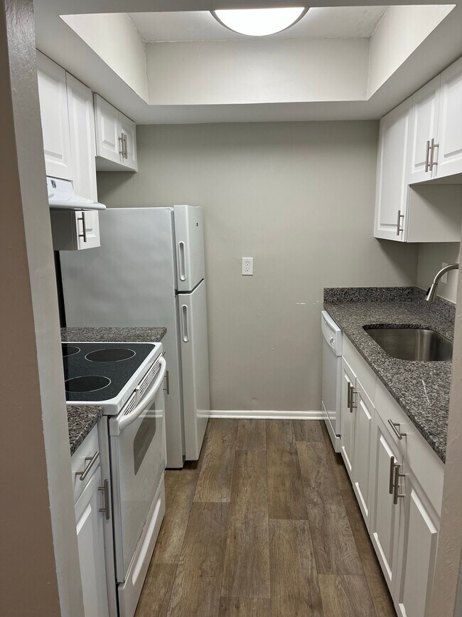 Foto del edificio - 1 Bed/1 Bath - Unit C1