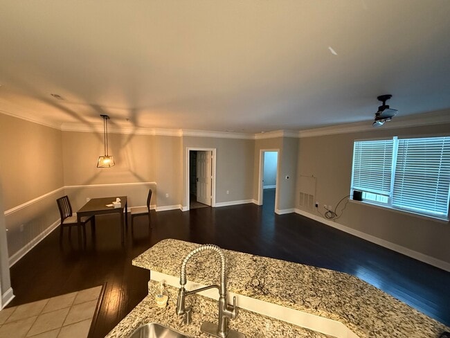 Building Photo - 1421 Cambridge Lakes Dr