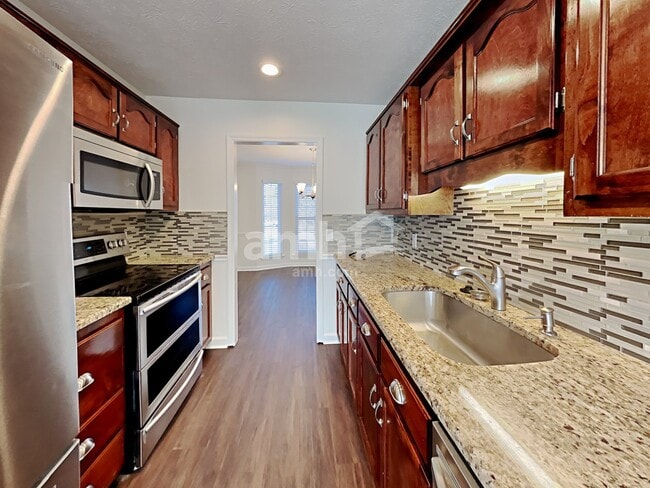 Building Photo - 200 Lakeside Park Dr