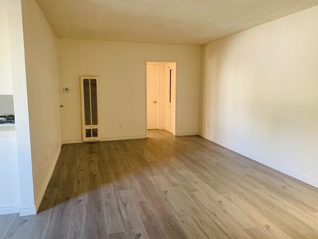 Building Photo - 5629 Laurel Canyon Blvd