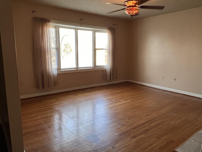 Building Photo - 126 Hawkeegan Dr