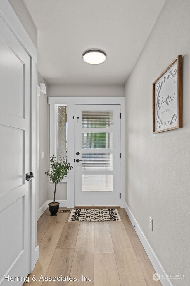 Foto del edificio - 3 br, 3 bath House - 3020 Riverview Lane