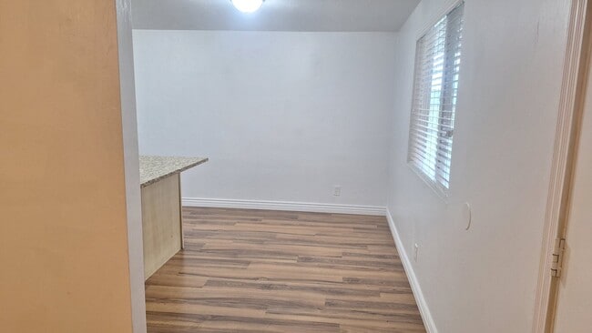 Building Photo - 935 E 600 S