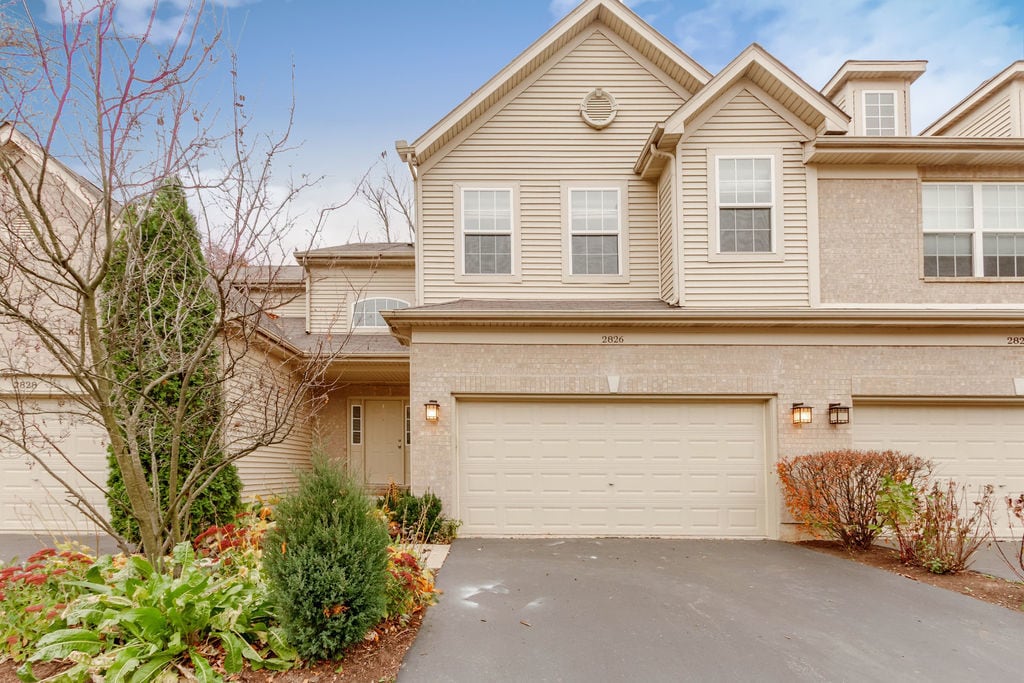 2826 Granite Ct, Crystal Lake, IL 60012 Townhome Rentals in Crystal