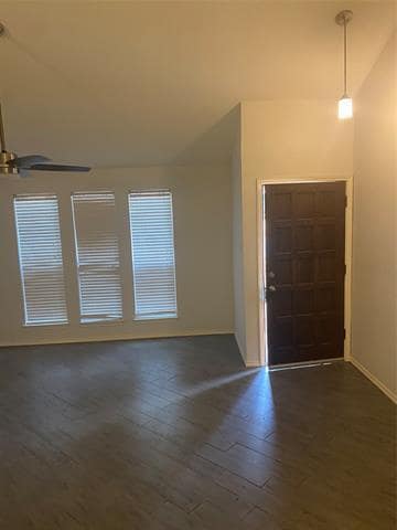 Building Photo - 111 Glade Shadow Dr