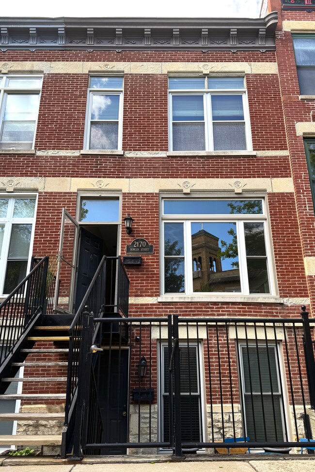 Entrada principal - 2170 W Bowler St