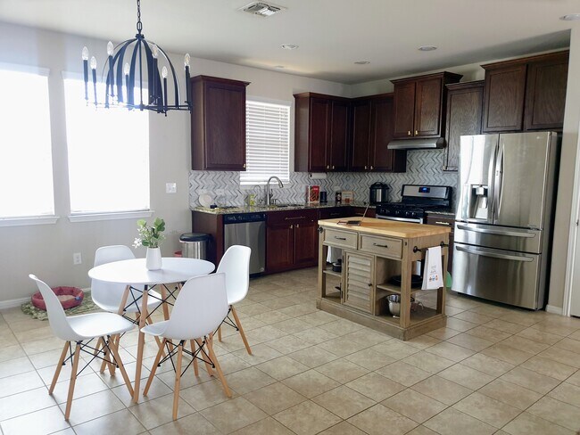 Foto del edificio - 392 Eagle Brook Ln