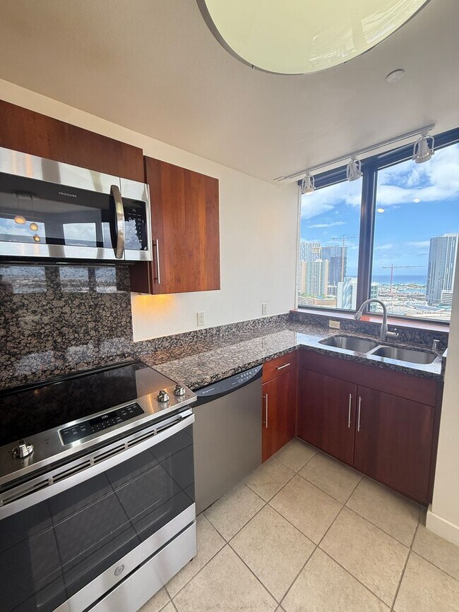 Foto del edificio - Available Now 1 Bed, 1 Bath, Kaka'ako, Oce...