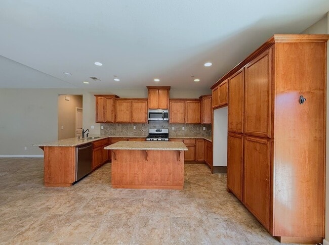 Building Photo - 4032 Wood Creek Ct