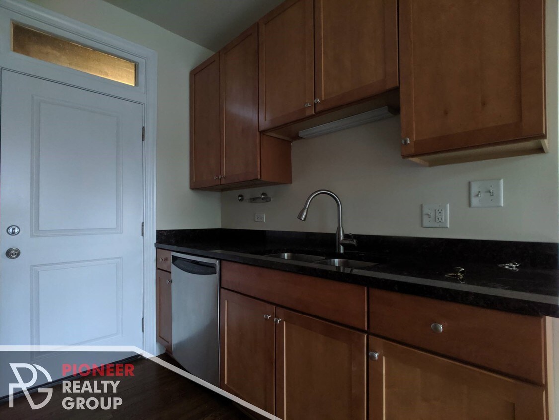 Foto principal - 750 W Addison St