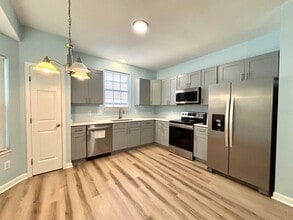 Building Photo - 5320 Cumberland Plain Dr