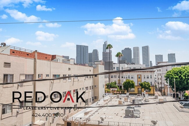 Foto del edificio - 744 Beacon Ave
