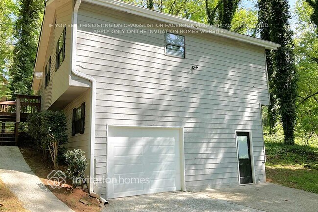 Foto del edificio - 1023 Lakewood Dr