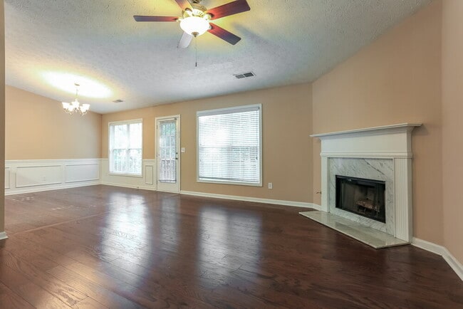 Building Photo - 75 Bellaire Ln