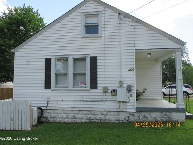 Building Photo - 2220 Parkwood Rd