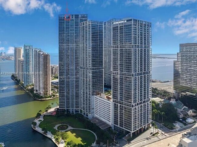 Building Photo - 465 Brickell Ave