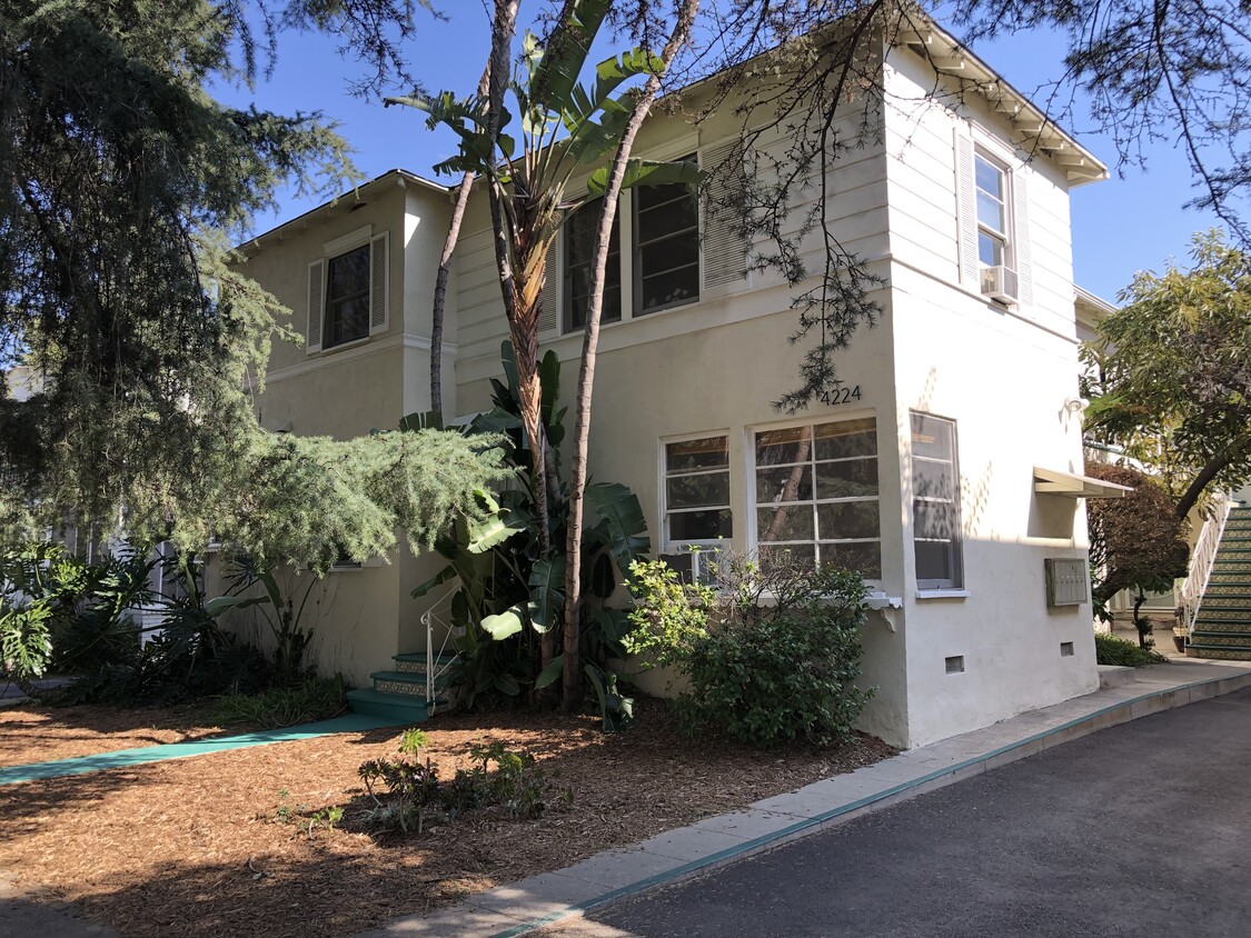 Primary Photo - 4224 Los Feliz Blvd