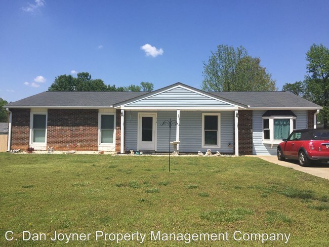 Building Photo - 114 Clearfield Rd