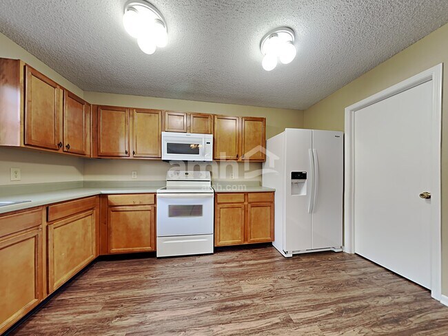 Foto del edificio - 786 Hickory Pine Dr