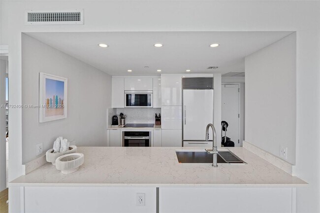 Foto del edificio - 6000 Indian Creek Dr