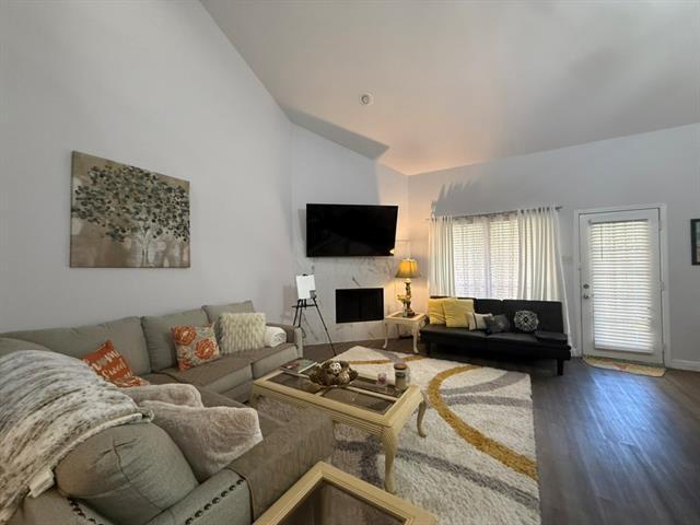 Foto del edificio - 2835 Keller Springs Rd