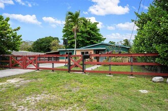 Building Photo - 7245 S Waterway Dr