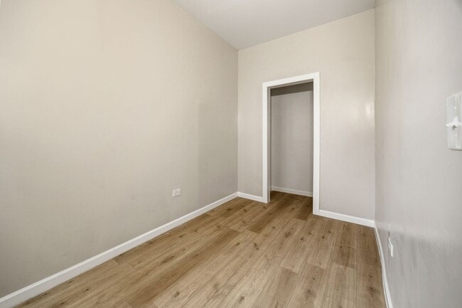Building Photo - 1621 S Lawndale Ave